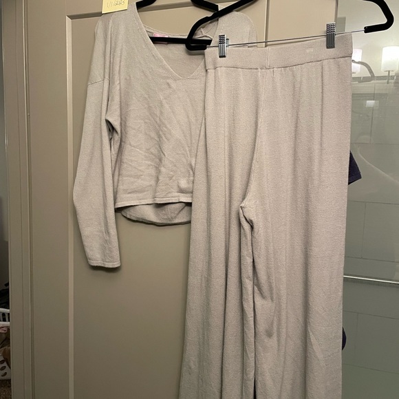 Sage Matching set! - Picture 1 of 2